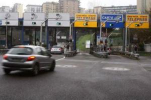 Autostrada_casello_inf-kxFE--1280x960@Produzione