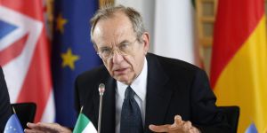 Italian Finance Minister Pier Carlo Padoan talks during a news conference following a meeting with European G5 ministers at Bercy, in Paris, France, 28 April 2014. The meeting was about Tax Evasion. ANSA/YOAN VALAT